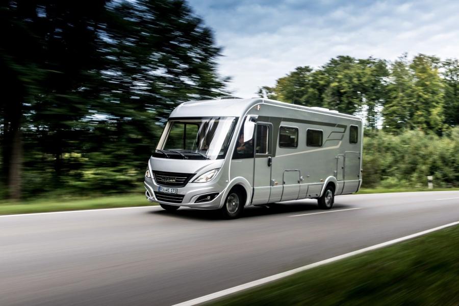  Hymermobil B-SL 704 2017 года  (фото 1 из 25)